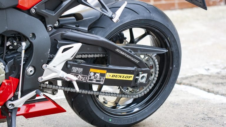 motorband met juiste bandenspanning