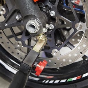 paddockstand met conische adapters