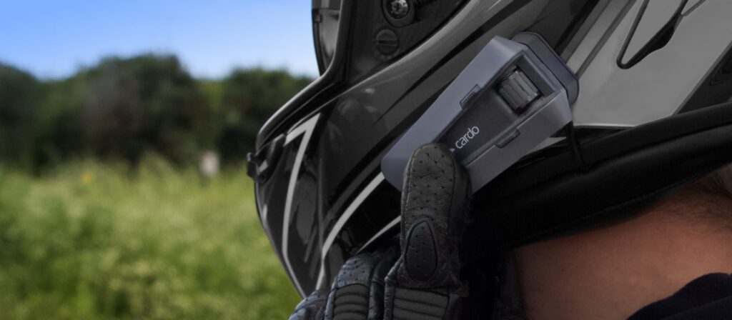 cardo-packtalk-edge-helm
