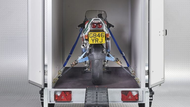 motor-vervoeren-met-aanhanger